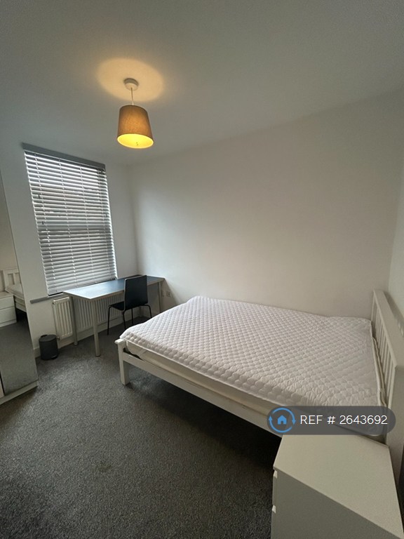 6 bedroom house in Garnier Street, Portsmouth, PO1 (6 bed) (#2643692)