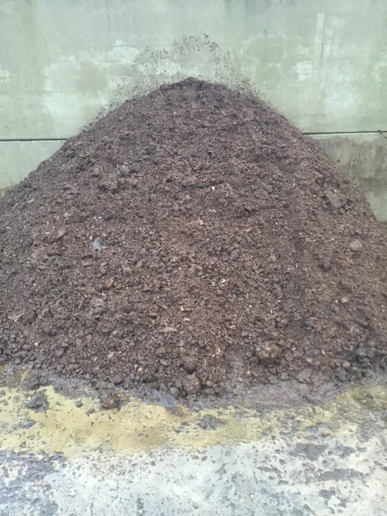 Organic horse manure compost pleasant odourless and mature 