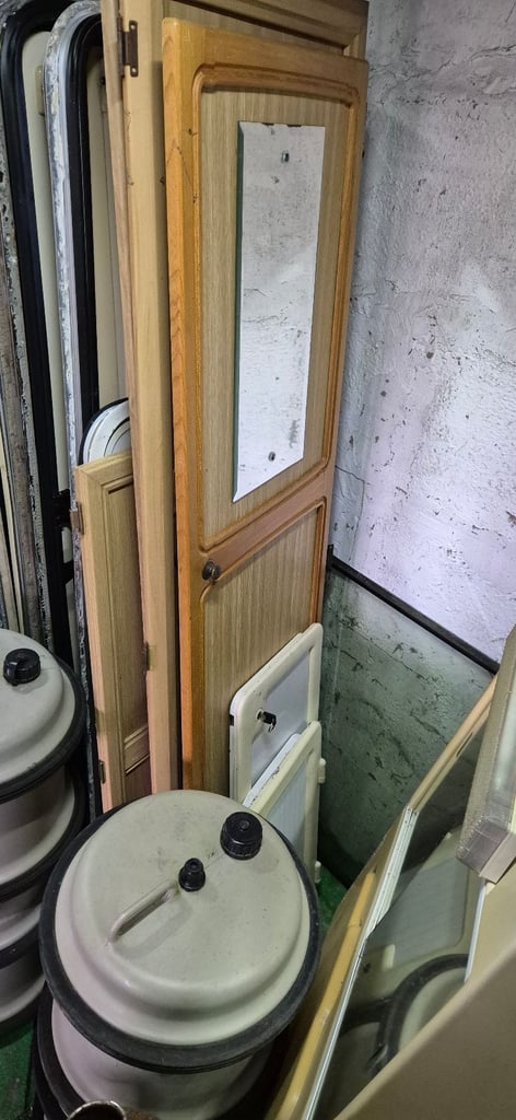 CARAVAN BREAKER used camper caravan motorhome parts.