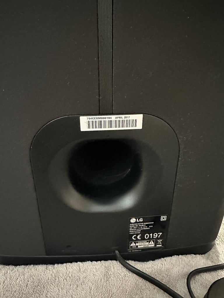 LG Sound bar and subwoofer - surround sound 