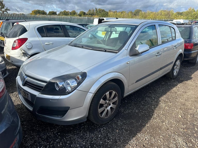 2005 MK5 VAUXHALL ASTRA H 5 DOOR BREAKING PARTS SPARES