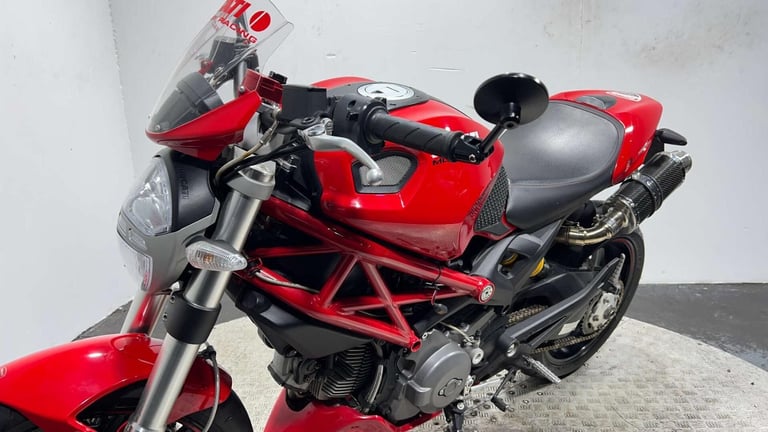 Ducati Monster [Phone number removed]K STREETFIGHTER WARRANTY NEW MOT RIDES GREAT