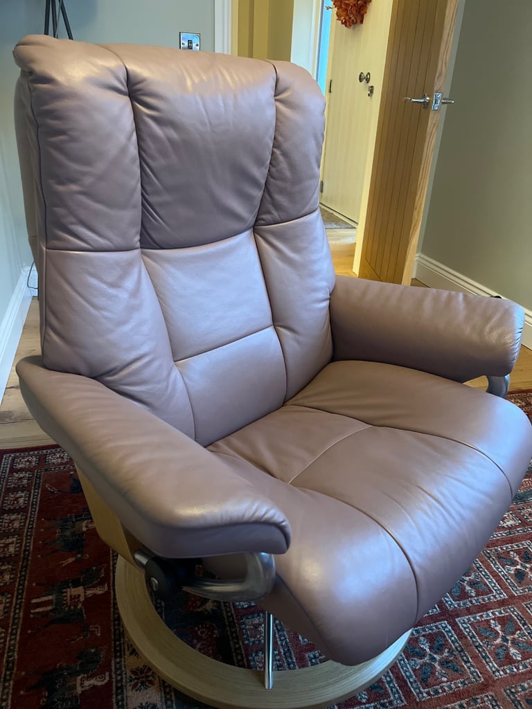 Stressless Mayfair Signature, leather (Large) and footstool