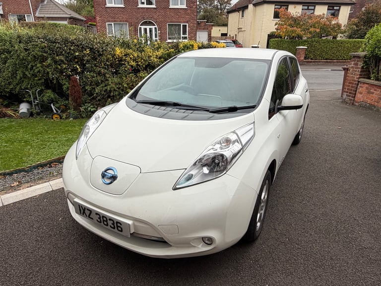 Nissan, LEAF, Hatchback, 2015, EV 24kwhr