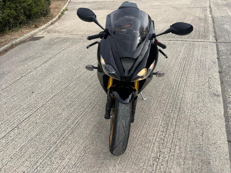 2007 07 TRIUMPH DAYTONA 675 SPORTS 600 WHITE NEW MOT SUPERSPORT TRIPLE BLACK