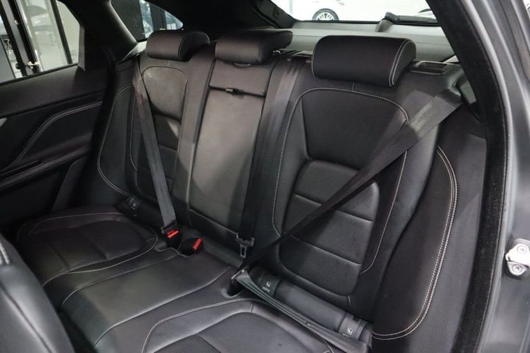 2019 68 JAGUAR F-PACE 3.0 D300 V6 S SUV 5DR DIESEL AUTO AWD EURO 6 (S/S) (300 PS