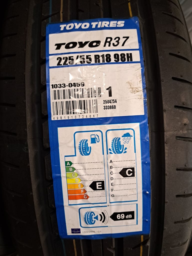 TOYO R37 TYRES 18" X2