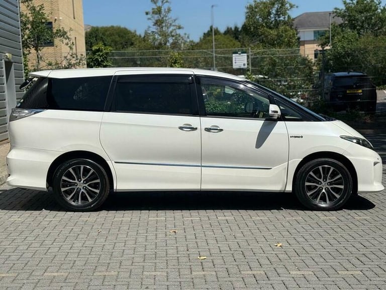 Toyota Estima 2012