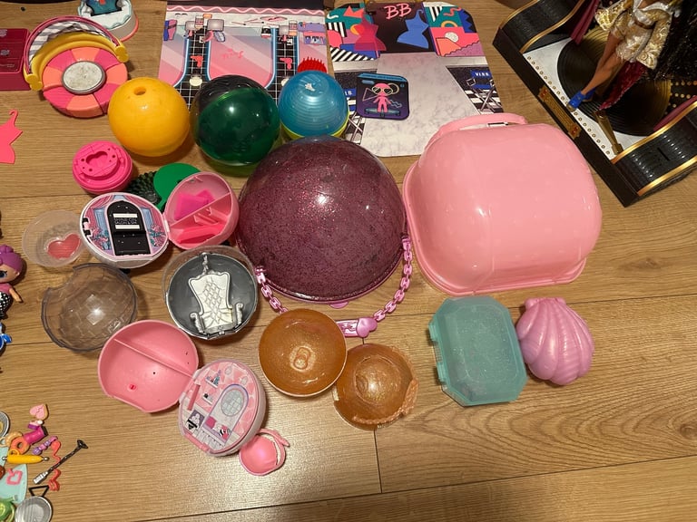 Reduced to £140 all Lol toys