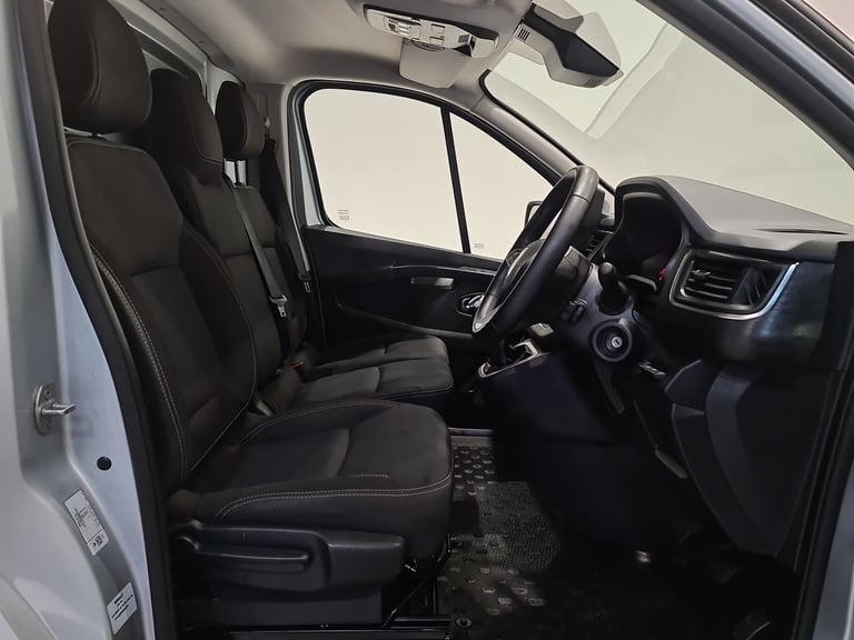 2022 Renault Trafic 2.0 DCI BLUE LL30 SPORT P/V L2 H1 130 BHP LWB Panel Van Diesel Manual
