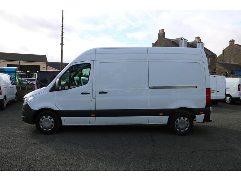 2022 MERCEDES SPRINTER MWB NEW SHAPE *NO VAT* LOW MILES 60k YEARS MOT crafter