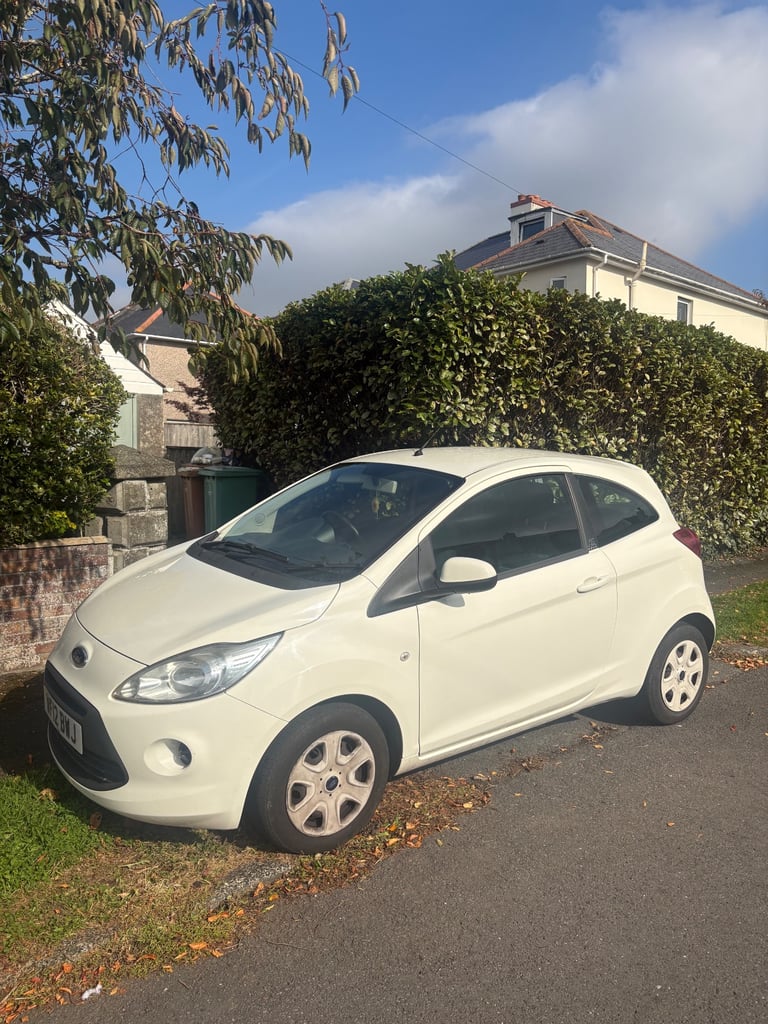 Ford, KA, Hatchback, 2012, Manual, 1242 (cc), 3 doors