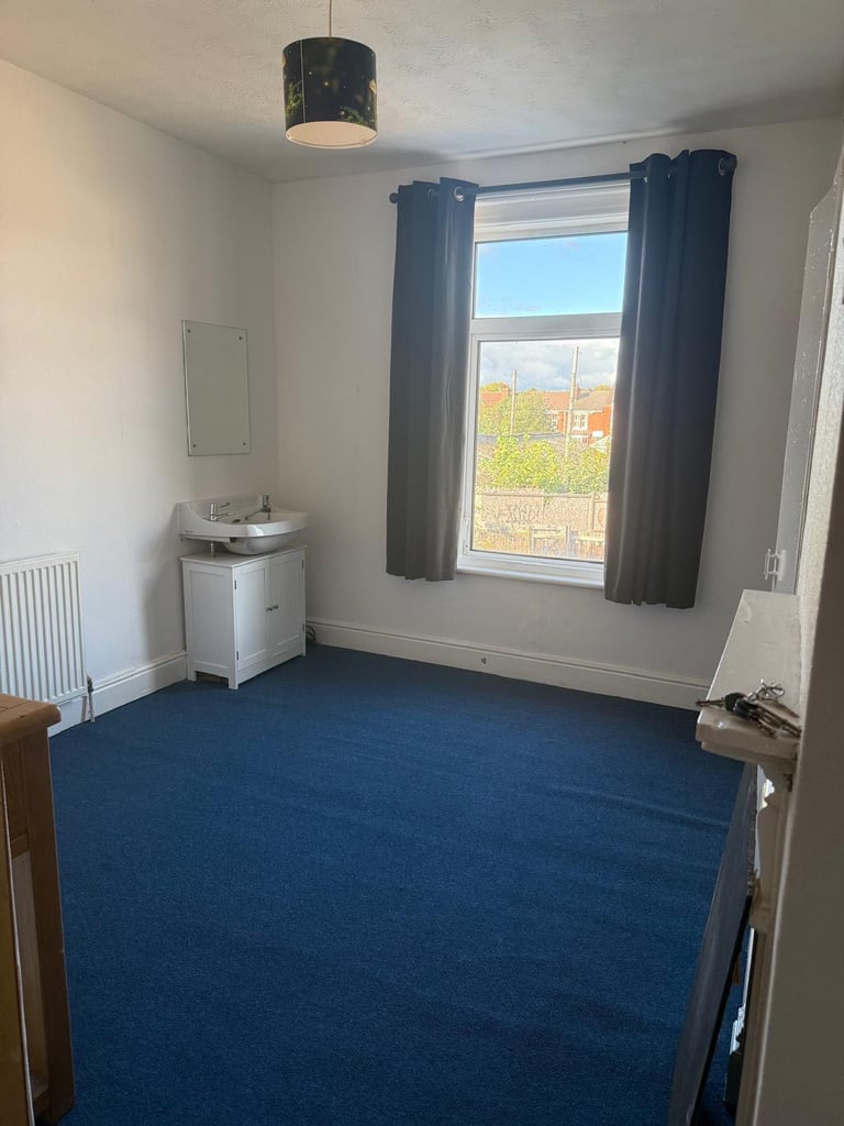 Single room to rent in shared house Eastleigh 