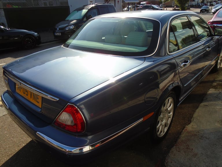 2005 Jaguar XJ XJ6 3.0 V6 4dr Auto SALOON Petrol Automatic