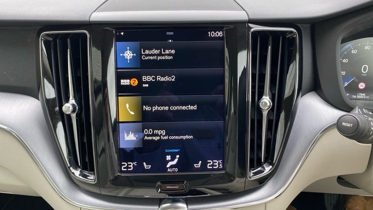 2021 Volvo XC60 2.0 B4D Momentum 5dr AWD Geartronic Diesel Estate Estate Diesel Automatic