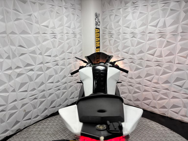 2012 Yamaha YZF-R125 *WARRANTY PROVIDED*