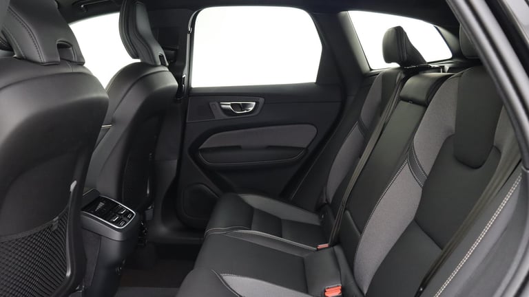  Volvo XC60 B5 (P) AWD Plus Black Edition (Harman Kardon Sound, 360 Camera, BLIS) Petrol/Electric...