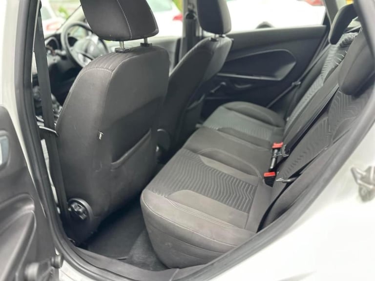 2013 (63) FORD FIESTA 1.6 ZETEC 5DR Semi Automatic