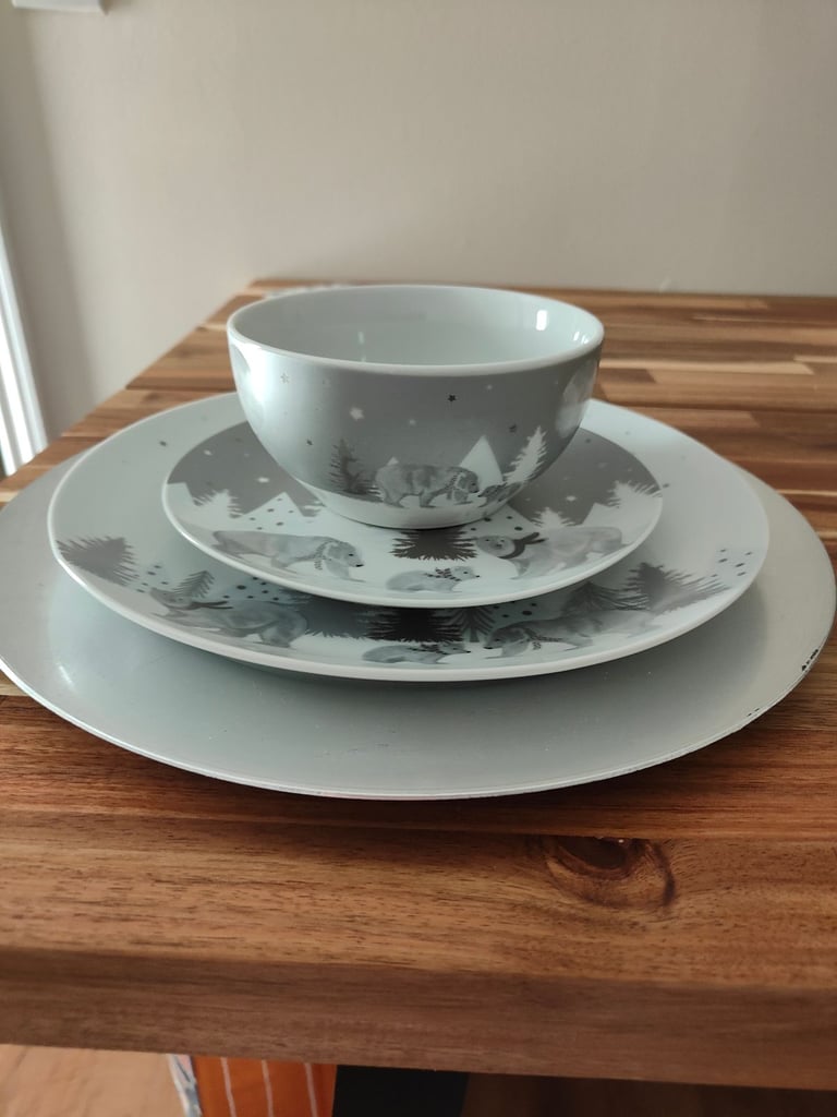 Christmas dinner set with chargers