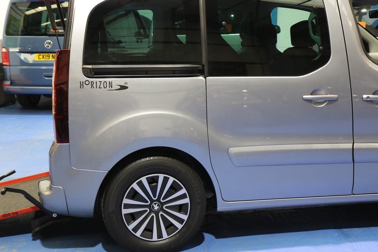 Peugeot Partner Petrol 3/5 Seats Wheelchair Car Wav Disabled Accessible Vehicle 