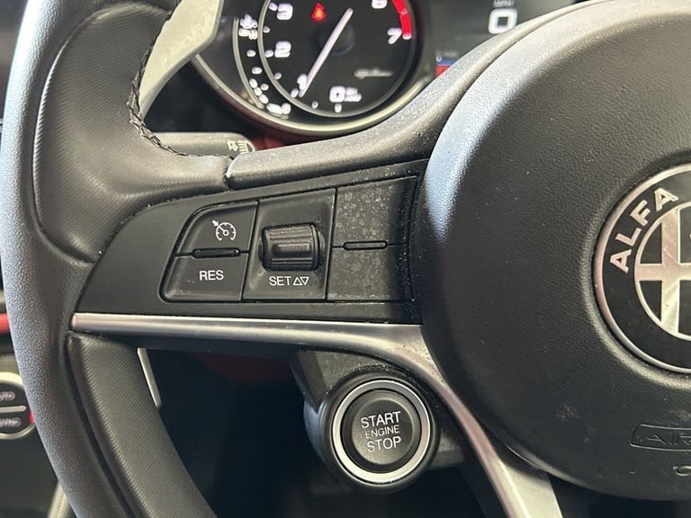 2018 Alfa Romeo Giulia 2.0T Veloce Saloon 4dr Petrol Auto Euro 6 (s/s) (280 ps) Saloon Petrol Aut...