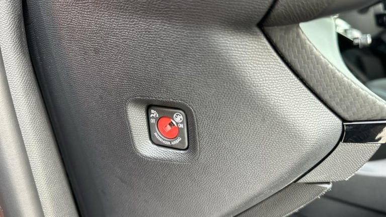 2022 Peugeot 2008 1.2 PureTech Allure Premium 5dr HATCHBACK PETROL Manual