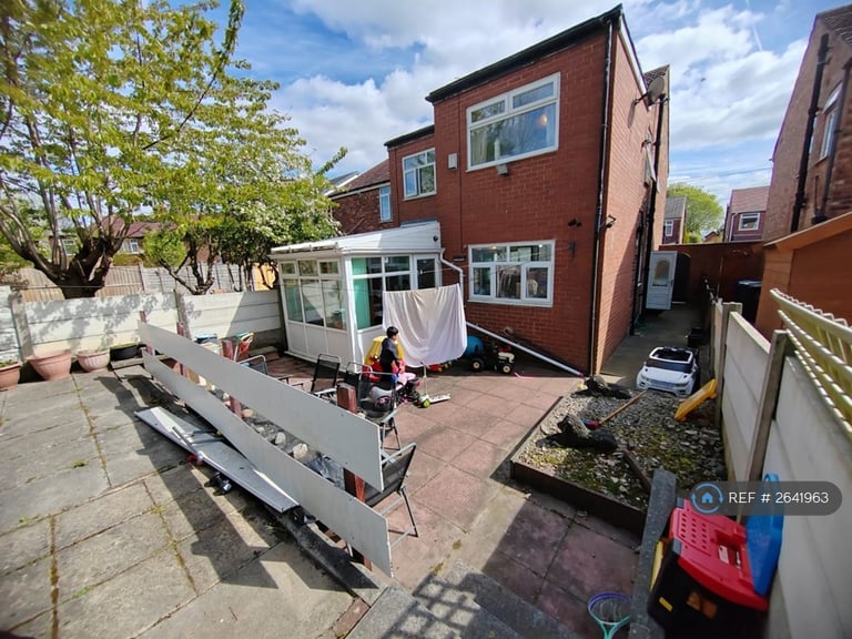 4 bedroom house in Boardman Road, Manchester, M8 (4 bed) (#2641963)