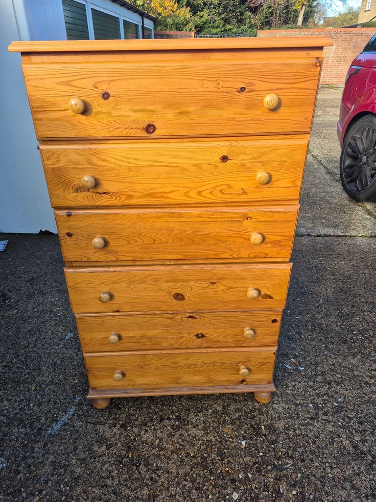 Pine chest drawers 