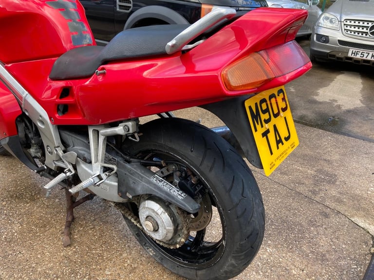 Honda VFR750 RC36 CARB MODEL (CLASSIC MOTORCYCLE) RUNNING RECOMMISSION PROJECT