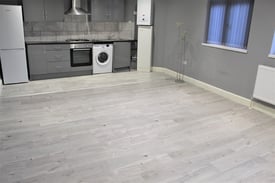 image for FANTASTIC NEWLY REFURBISHED GREAT VALUE 2 BEDROOM FLAT NEAR ZONE 2 TUBE, 24 HOUR BUSES & HIGH ROAD