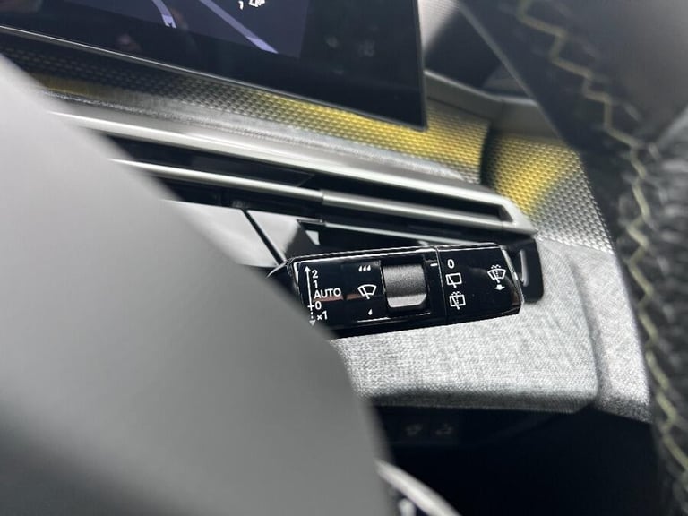 2025 Peugeot 5008 1.2 Hybrid Gt Suv 5dr Petrol Hybrid E Dsc6 Euro 6 (s/s) (136 Ps) HATCHBACK Petr...