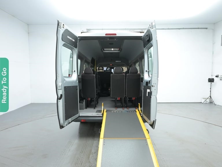 2017 Peugeot Boxer 2.0 BlueHDi 440 Minibus 4dr Diesel Manual L4 H2 Euro 6 (130 ps) Minibus Diesel...