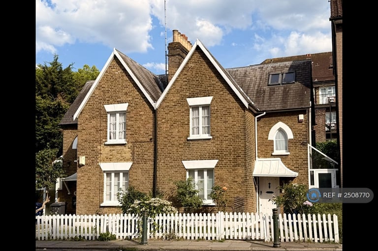 image for 3 bedroom house in Highfield Road, London, NW11 (3 bed) (#2508770)