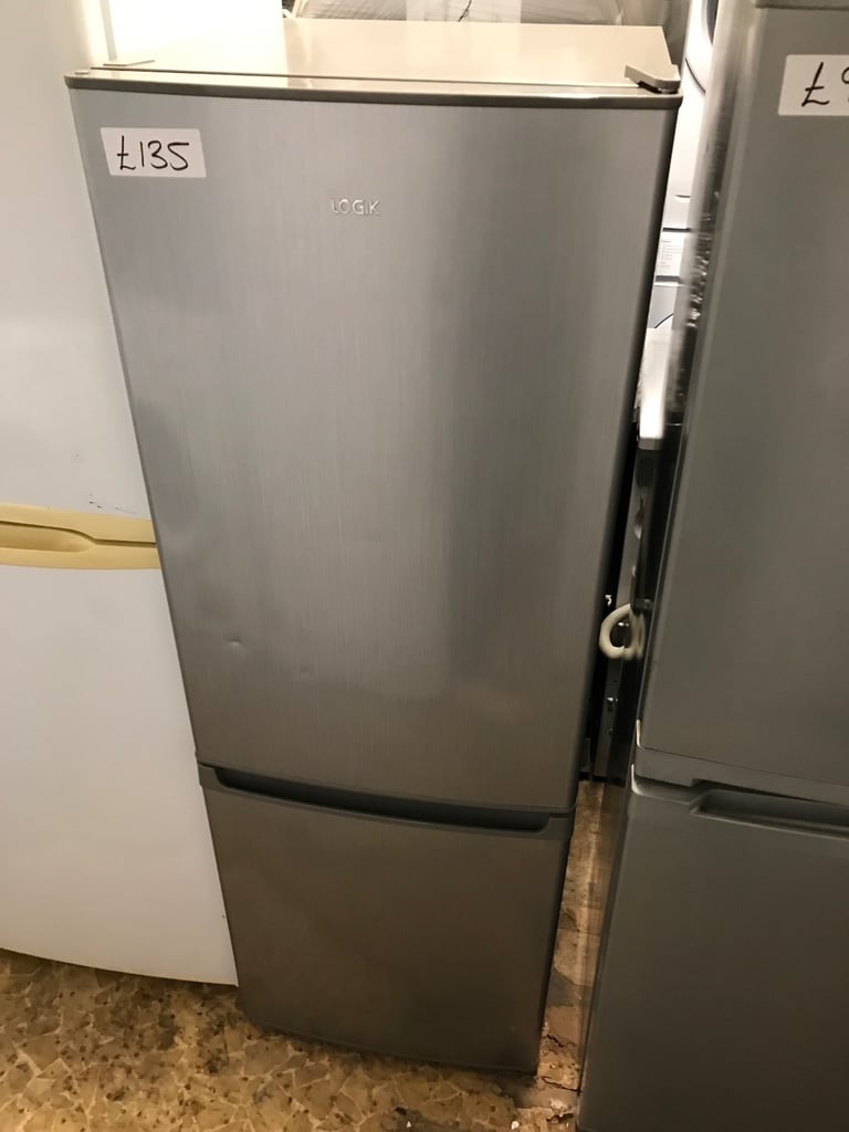LOGIK FRIDGE FREEZER IN EXCELLENT CONDITION £135 