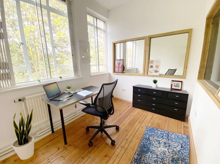  Office | Creative Space | Beauty Room | Workspace | Commercial unit in Leytonstone East London E10 