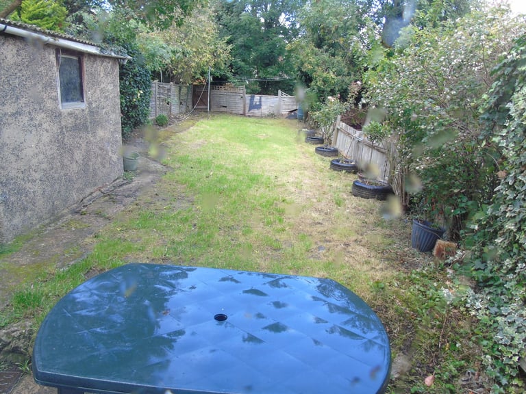 Very large 3 bedroom house for rent in the heart of Enfield EN8! Viewings start now