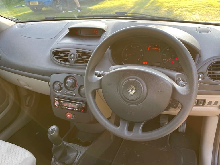 2007 Renault Clio 1.4 16V Expression 5dr * ULEZ FREE * DELIVERY AVAILABLE *  HATCHBACK Petrol Manual