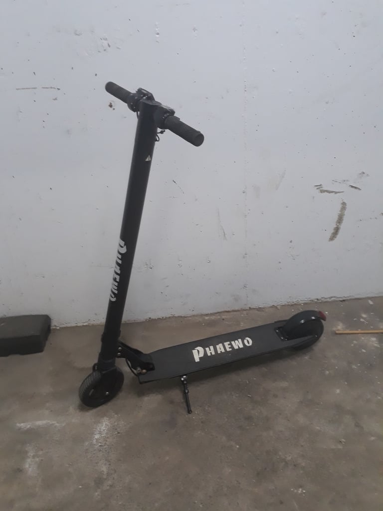 image for PHAEWO electric scooter - no mains charger