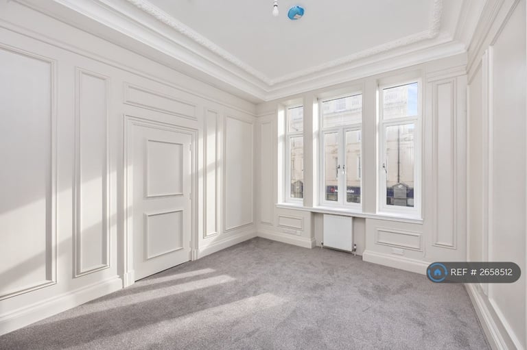 2 bedroom flat in West Street, Brighton, BN1 (2 bed) (#2658512)