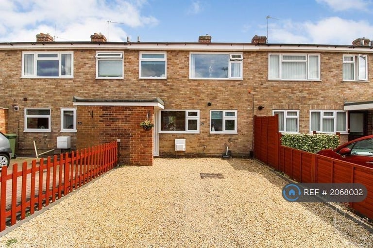 3 bedroom house in Sorrel Close, Newbury, RG14 (3 bed) (#2068032)