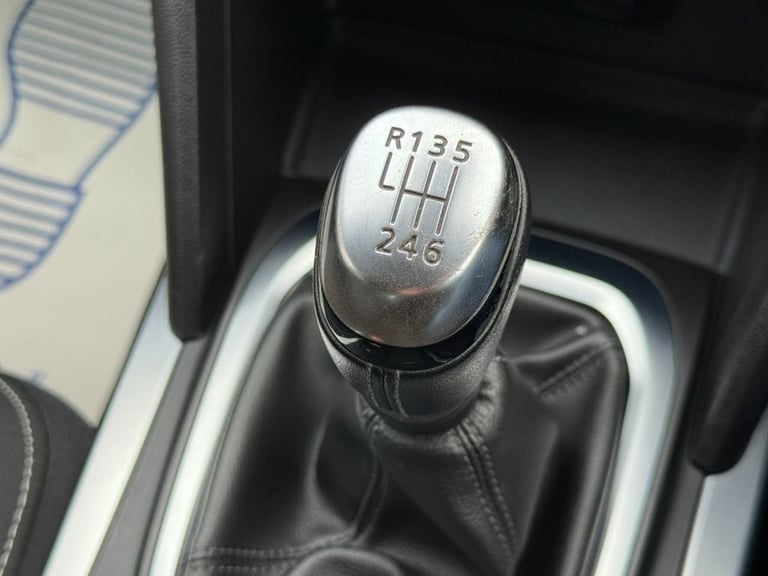 2019 Renault Megane 1.3 TCe Iconic Hatchback 5dr Petrol Manual Euro 6 (s/s) (140 ps) Hatchback Pe...