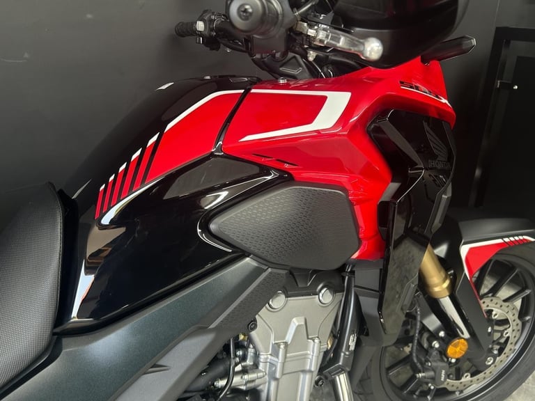 2024 73-PLATE HONDA CB500X ** JUST 2,730 MILES FROM NEW ** EXTRAS **