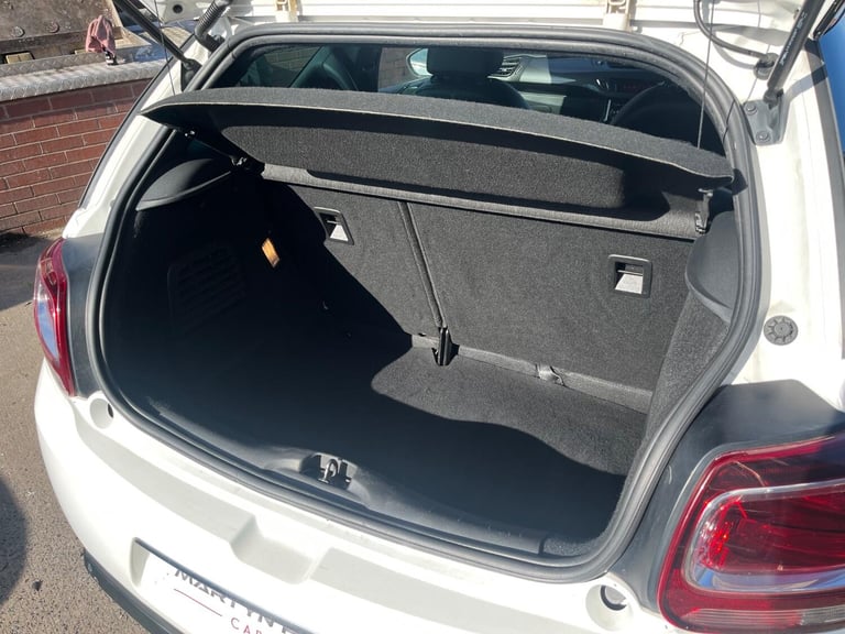 CITROEN DS3 1.6 e-HDi Airdream DSport Plus in Blanc Banquise White 2013