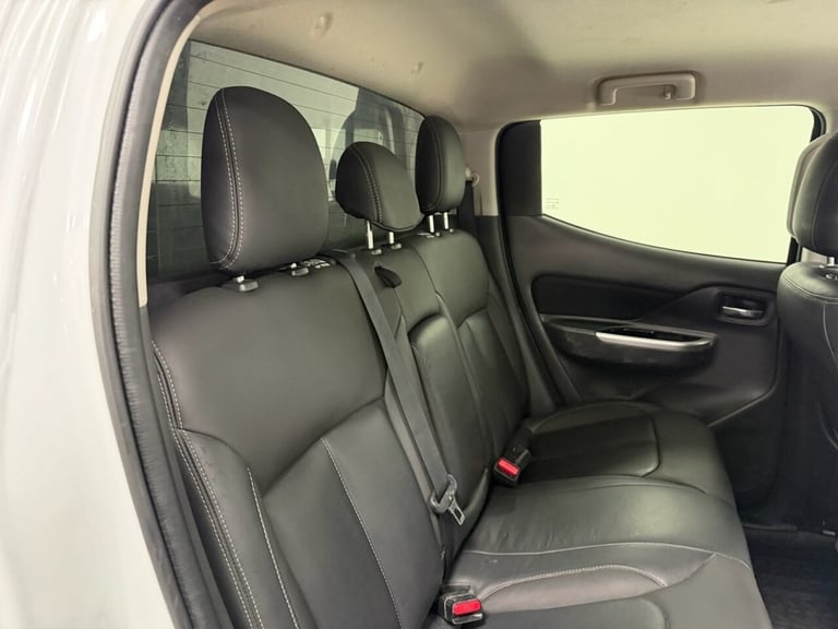 2020 Mitsubishi L200 2.2 DI-D DC Warrior Pickup Double Cab 4dr Diesel Manual 4WD Euro 6 (s/s) (1 ...