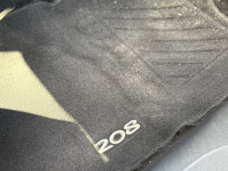 2015 Peugeot 208 1.2 VTi PureTech Active Euro 6 5dr HATCHBACK Petrol Manual