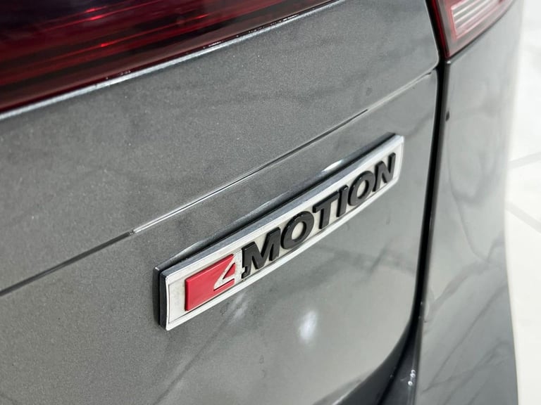 2020 Volkswagen Tiguan 2.0 TDI R-Line Tech SUV 5dr Diesel DSG 4Motion Euro 6 (s/s) (150 ps) ESTAT...