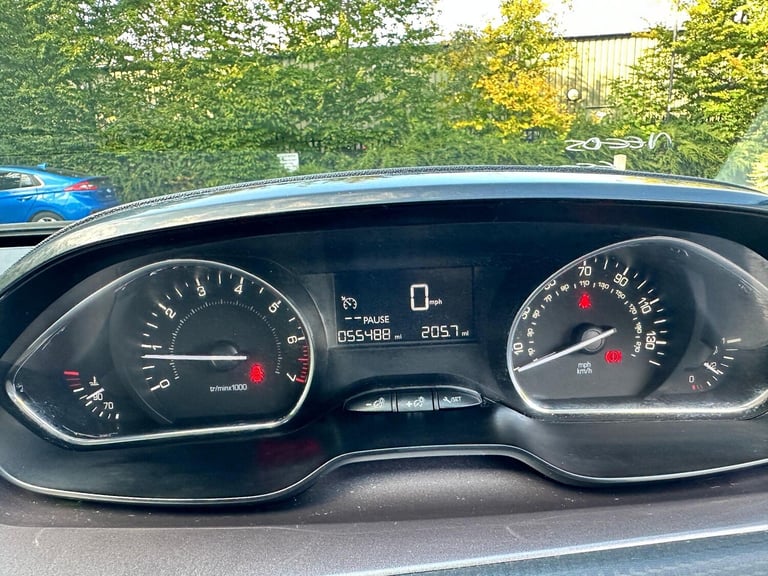 2013 Peugeot 2008 1.2 VTi Active Euro 5 5dr HATCHBACK Petrol Manual