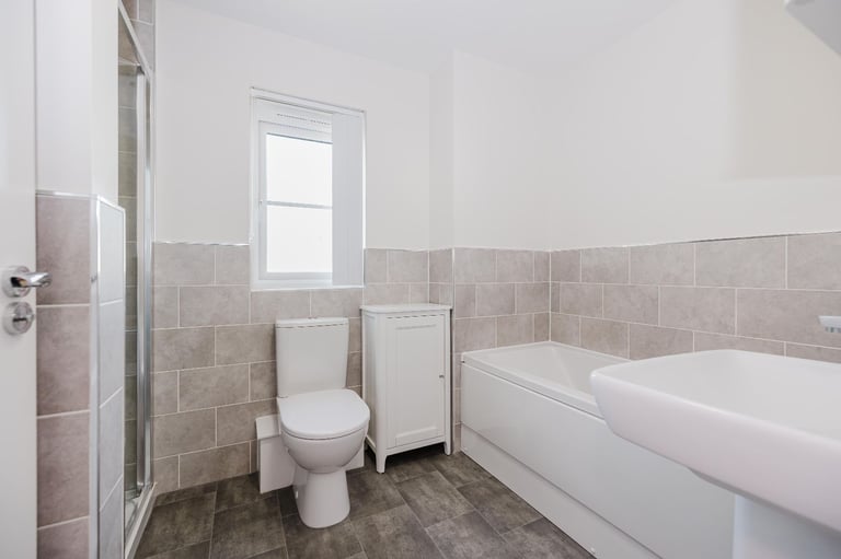 Stunning, 3 bedroom, end-terraced family home in Kaimes, with private garden and parking
