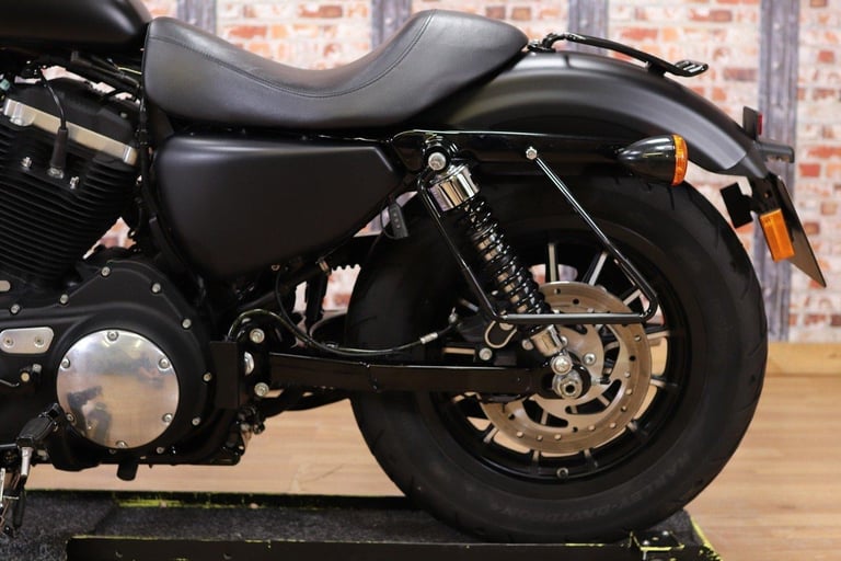 **DEPOSIT TAKEN** 2015 HARLEY XL 883 N SPORTSTER IRON - 4,004 MILES - 1 OWNER