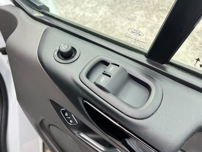 2023 Ford Transit Custom 2.0 300 EcoBlue Limited Panel Van 5dr Diesel Manual L2 H1 Euro 6 (s/s) (...